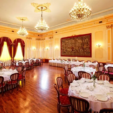 ヨーロペジスキ ホテル 3*